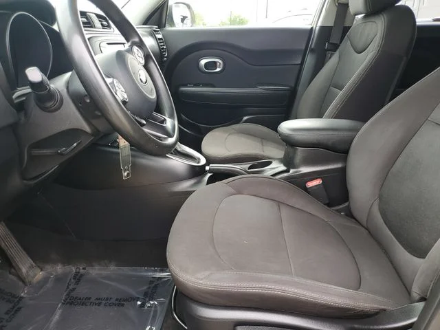 Used 2018 Green Kia Base image 15