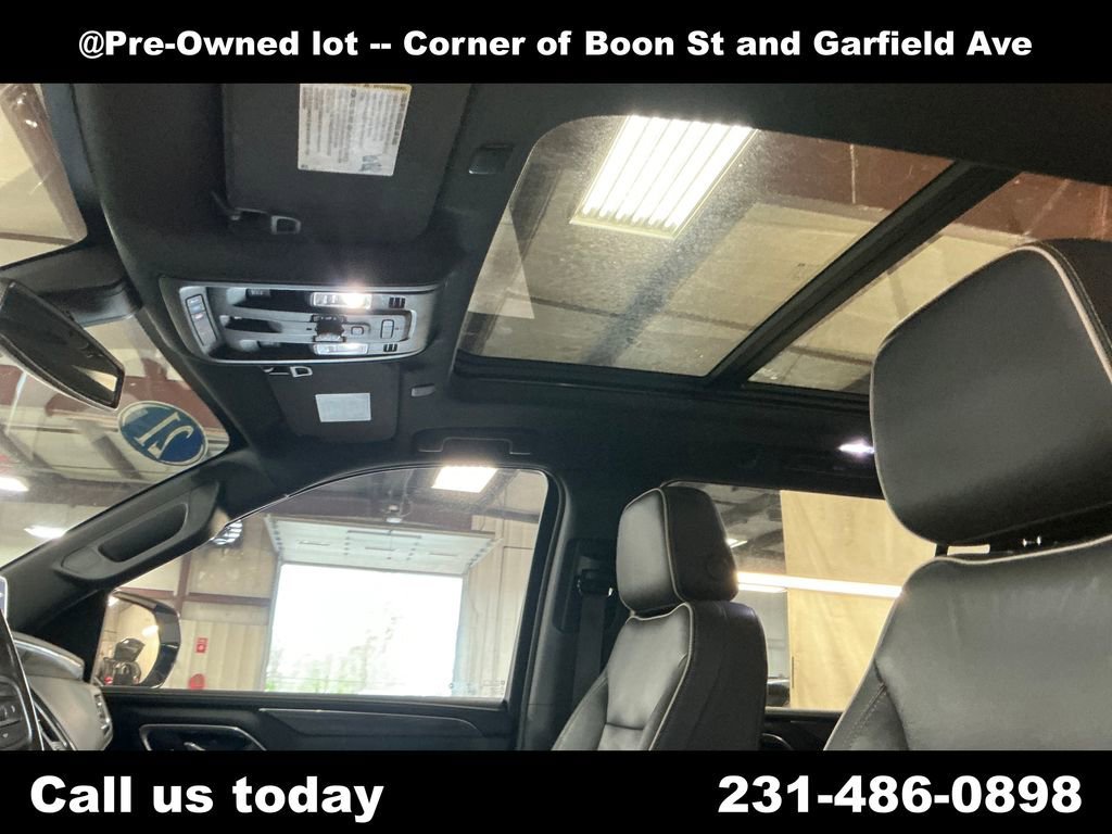 Used 2021 WHITE FROST TRICOAT GMC SLT image 13