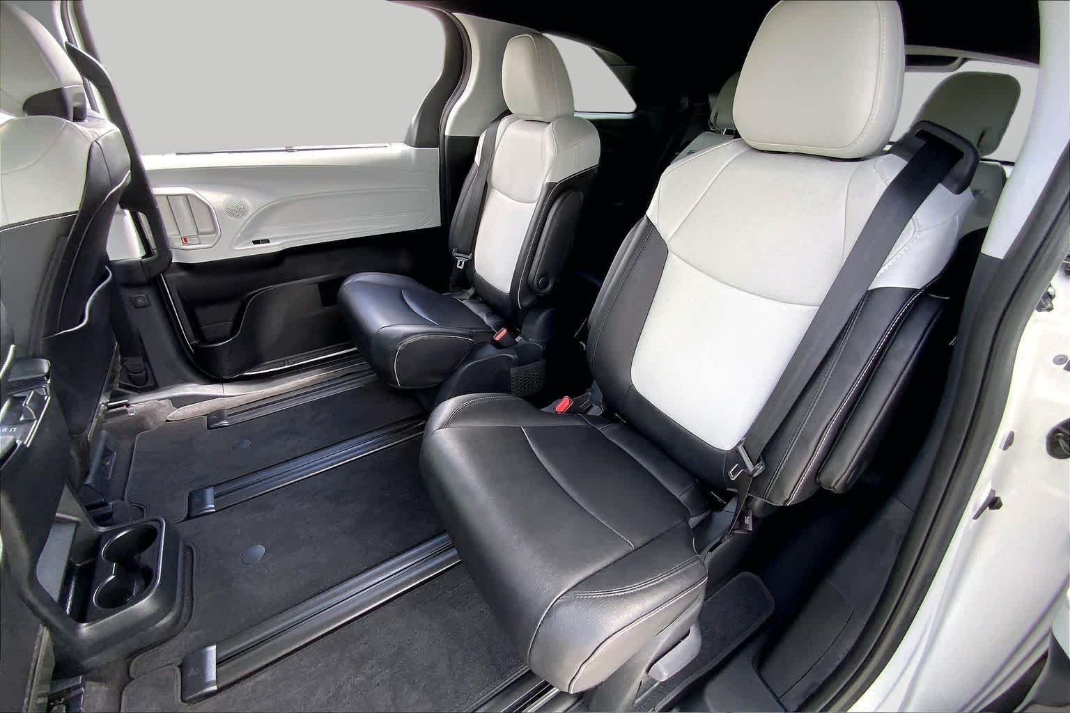 Used 2025 Ice Cap Toyota XSE image 20