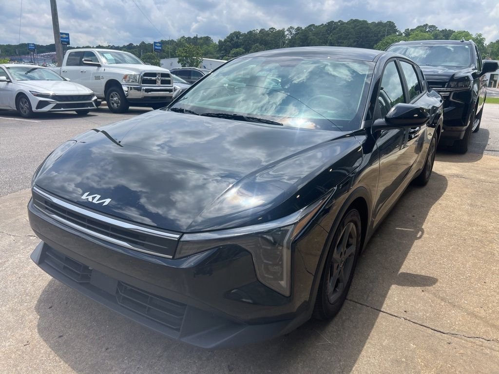 2025 Kia K4 LXS AT's photo