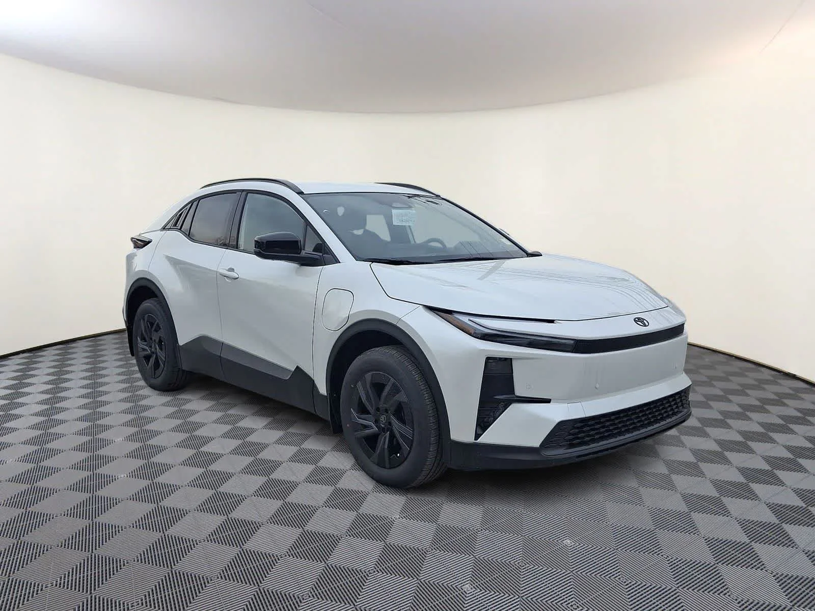New 2026 Wind Chill Pearl <sup>1</sup> Toyota  SE image 3