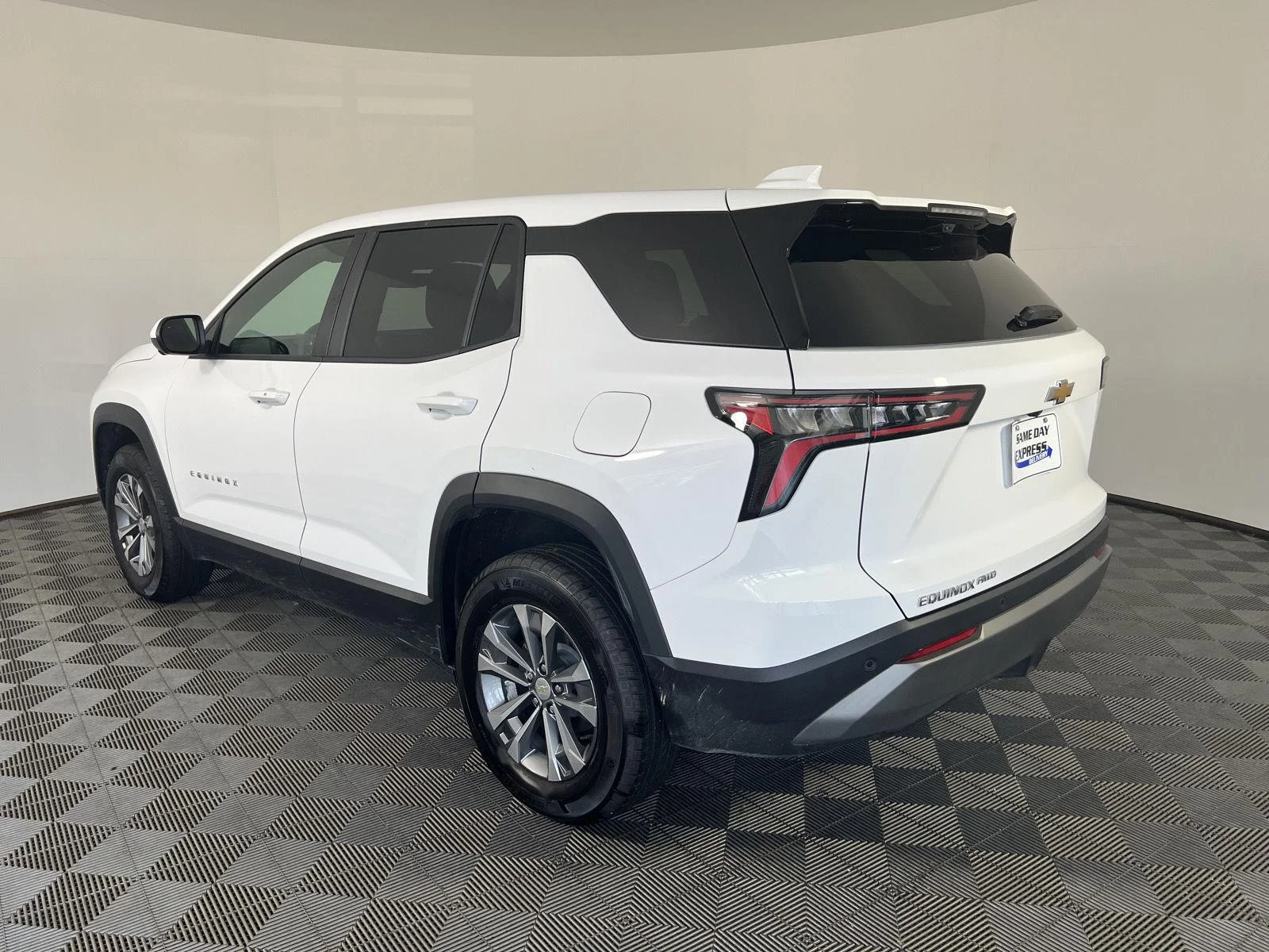 New 2026 Summit White Chevrolet LT image 5