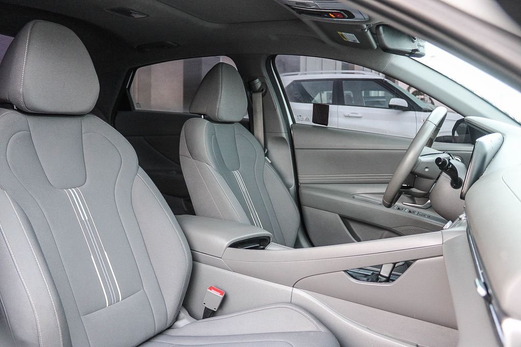 2024 Hyundai Elantra SEL - Photo 17