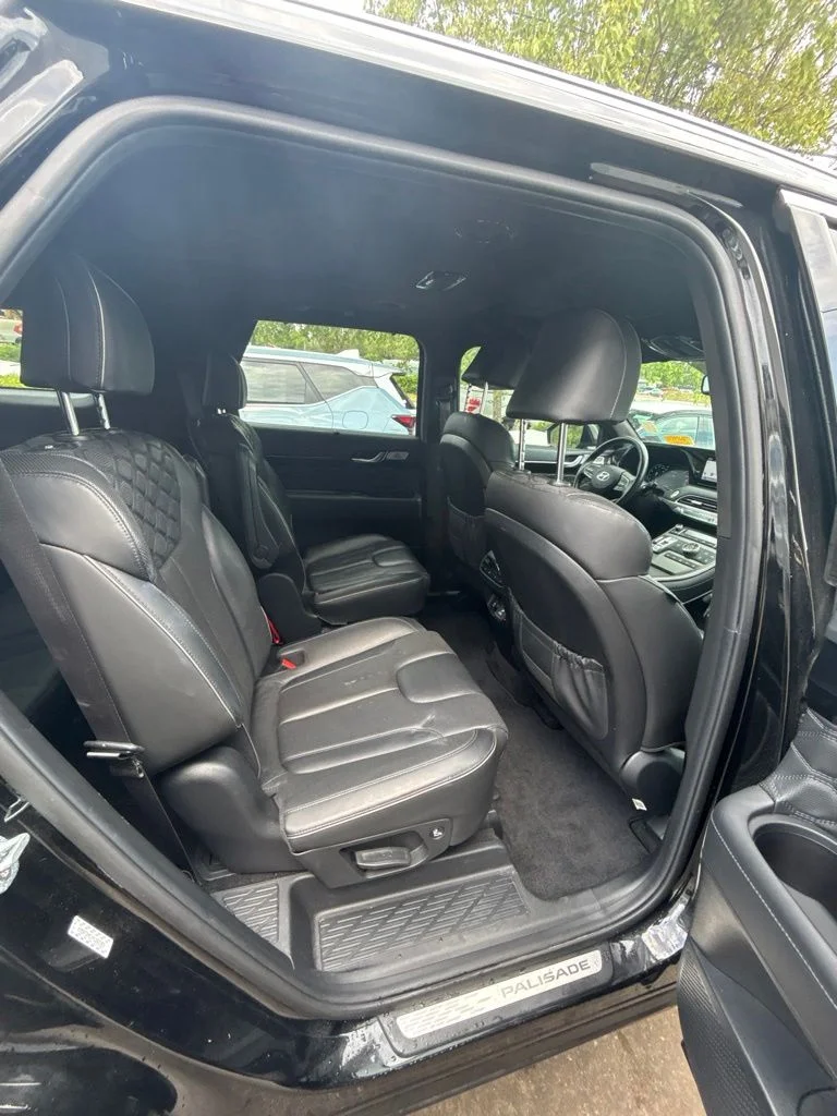 Used 2021 Black Hyundai Calligraphy image 23