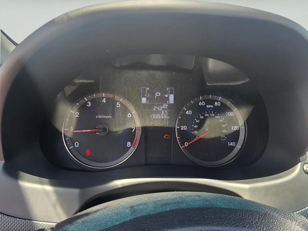 Used 2017 Pacific Blue Pearl Hyundai SE image 18