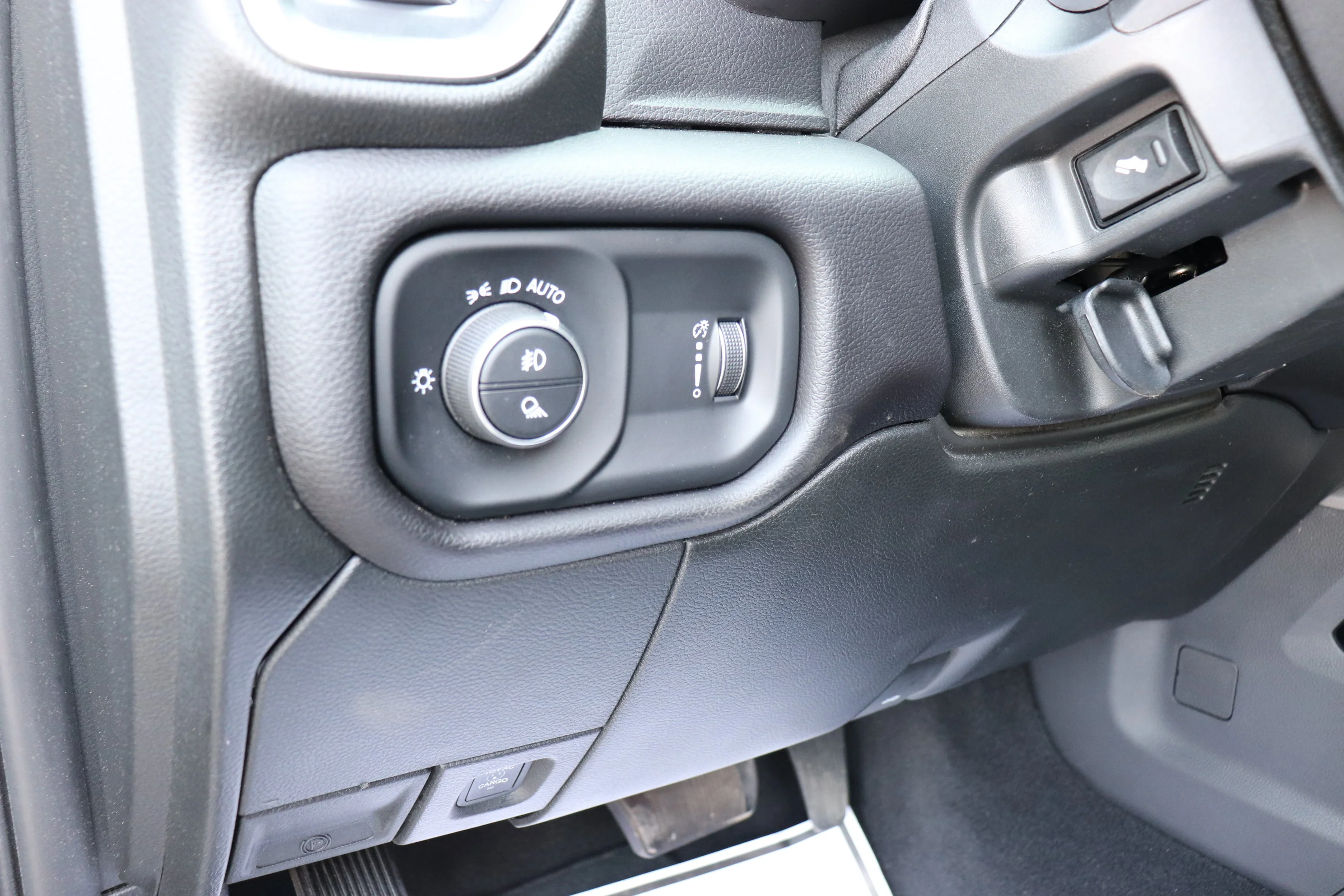 Used 2022 Gray Ram Big Horn image 12