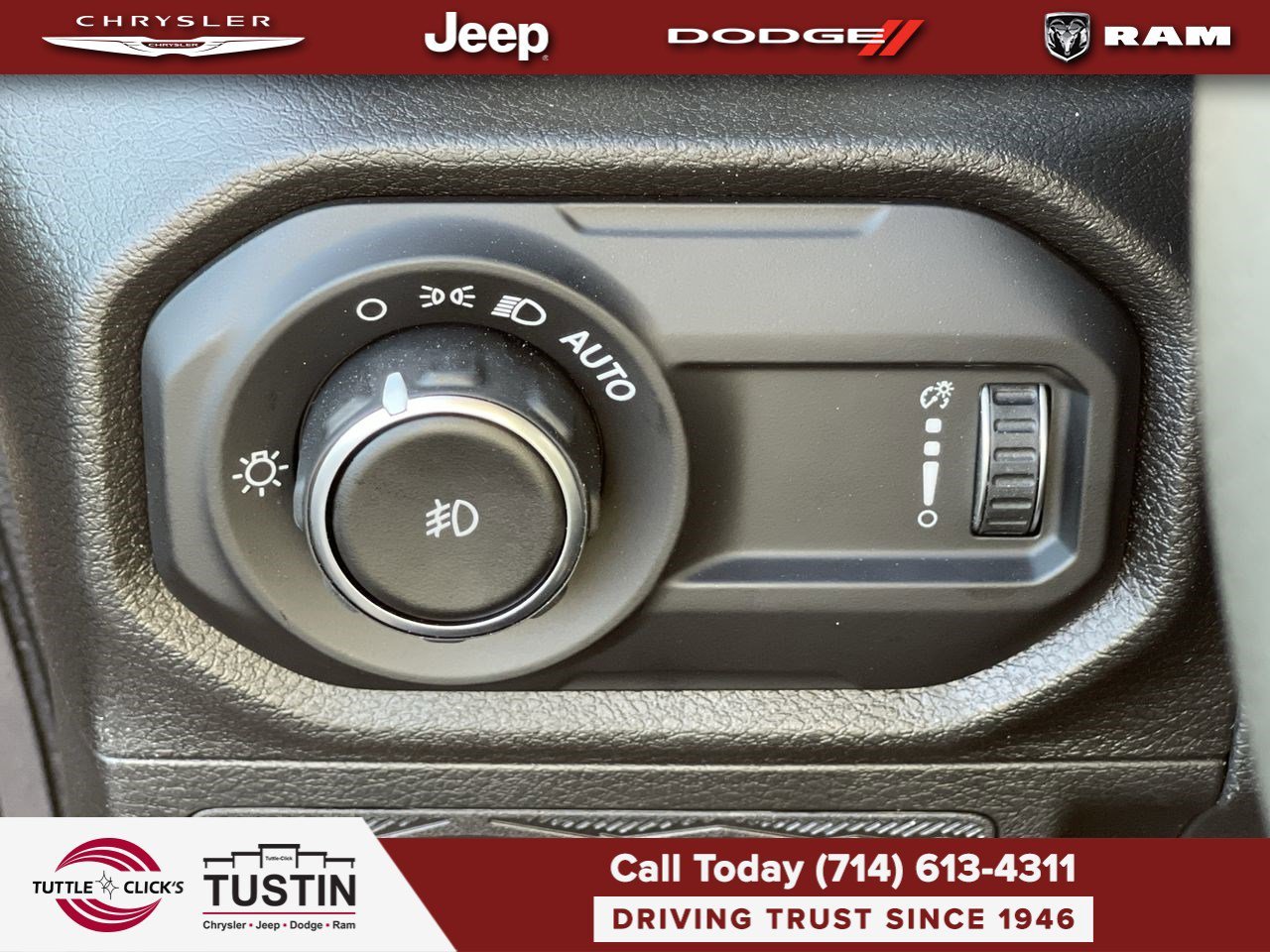 New 2026 Granite Crystal Metallic Clearcoat Jeep 85th Anniversary image 23