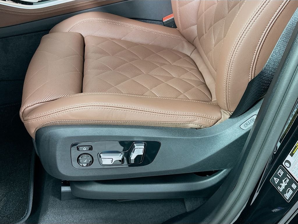 New 2026 Black Sapphire Metallic BMW xDrive40i image 21