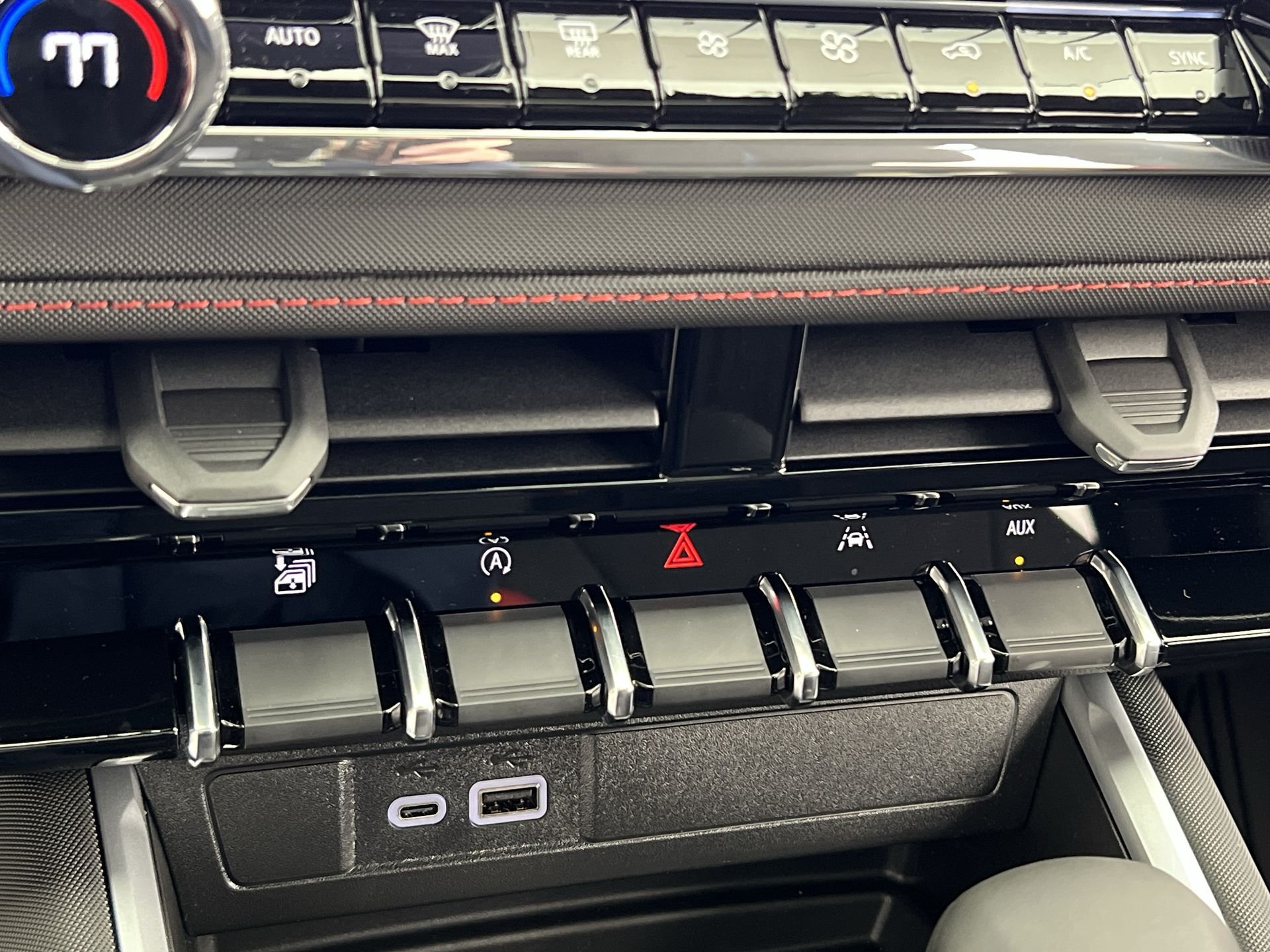 2025 Chevrolet Colorado Z71 - Photo 48