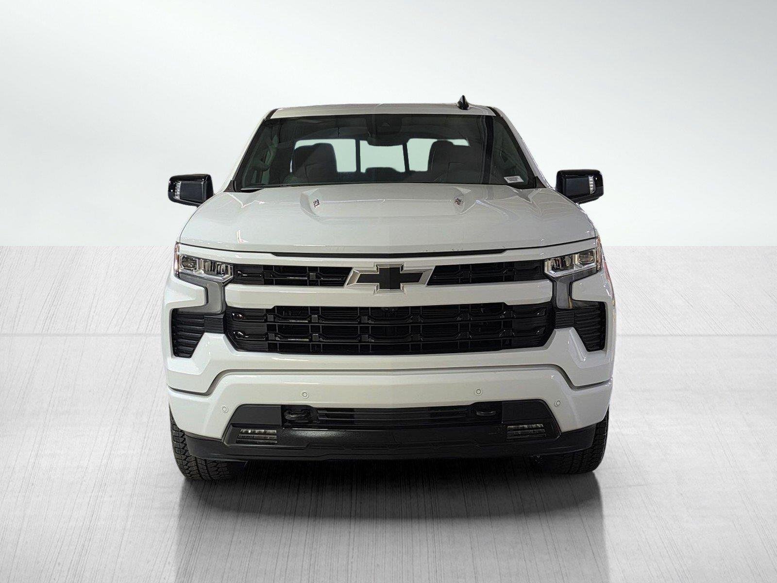 New 2026 Summit White Chevrolet RST image 2