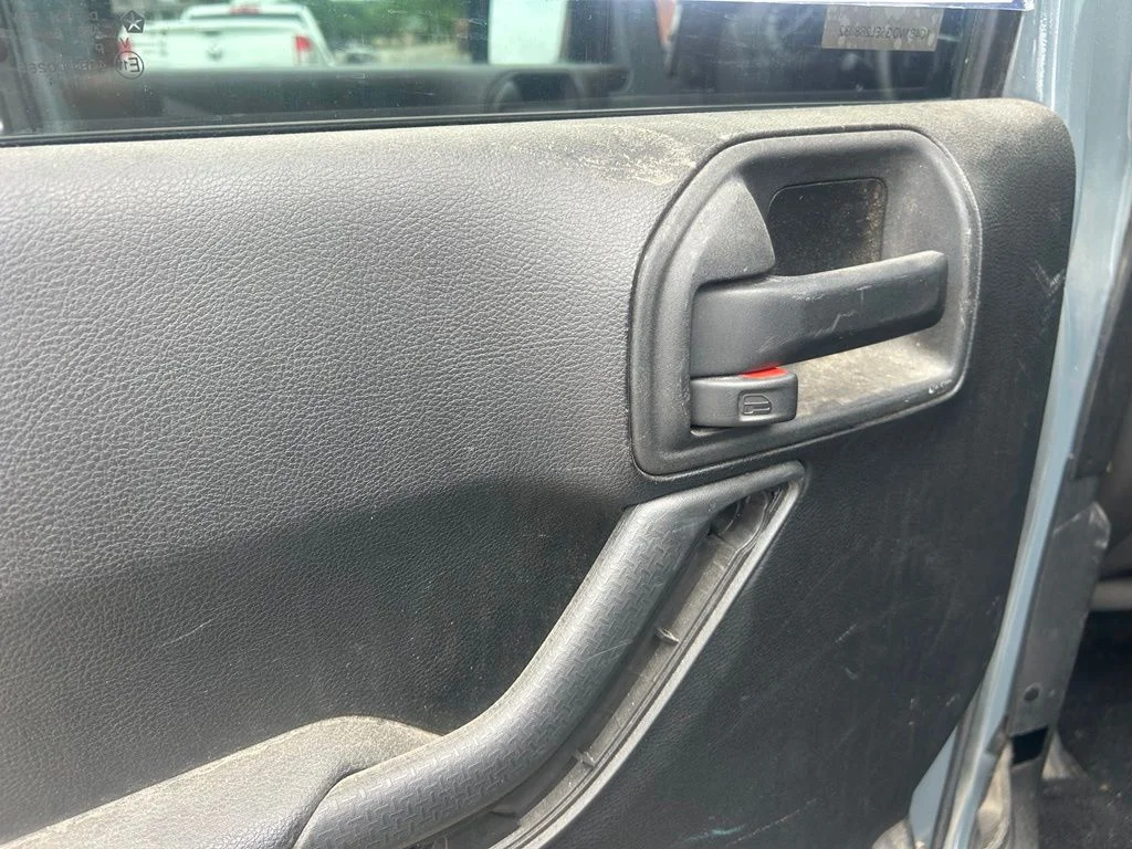 Used 2014 Gray Jeep Unlimited Sport image 22