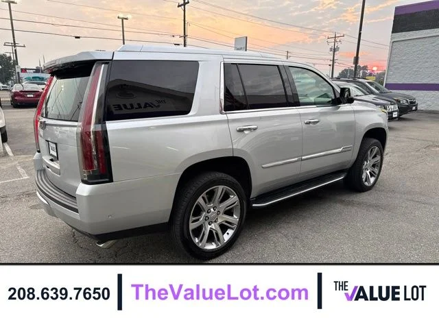 Used 2017 Silver Cadillac Luxury image 4