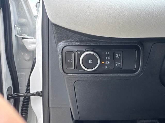 New 2026 Star White Metallic Tri-Coat Ford Platinum™ image 19