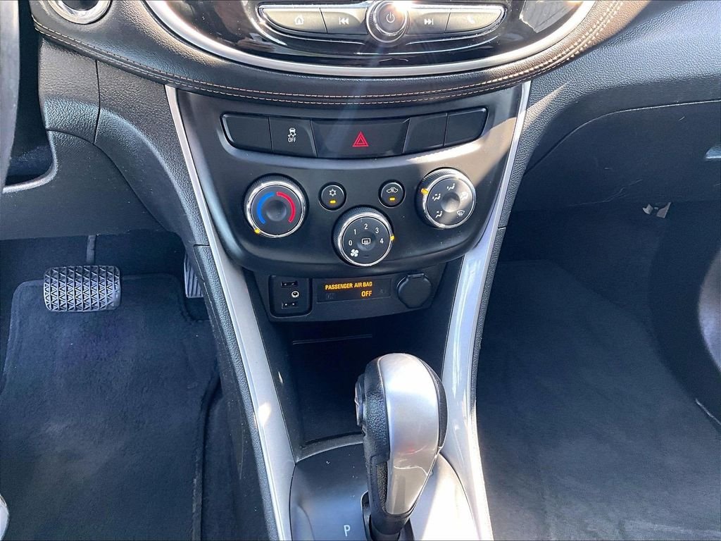 Used 2018 White Chevrolet LT image 26