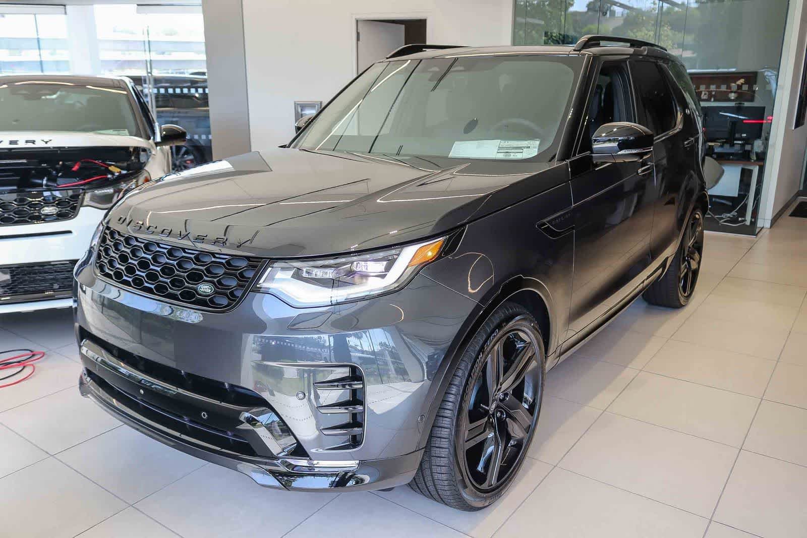 New 2026 Carpathian Grey Land Rover Dynamic SE image 2