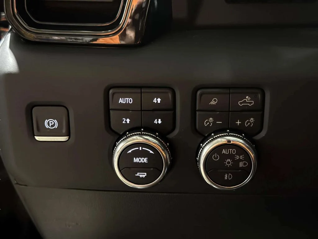 Used 2023 Onyx Black GMC AT4 image 22