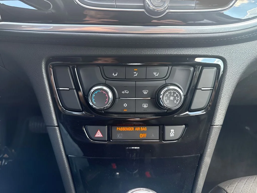 Used 2021 White Buick Preferred image 20