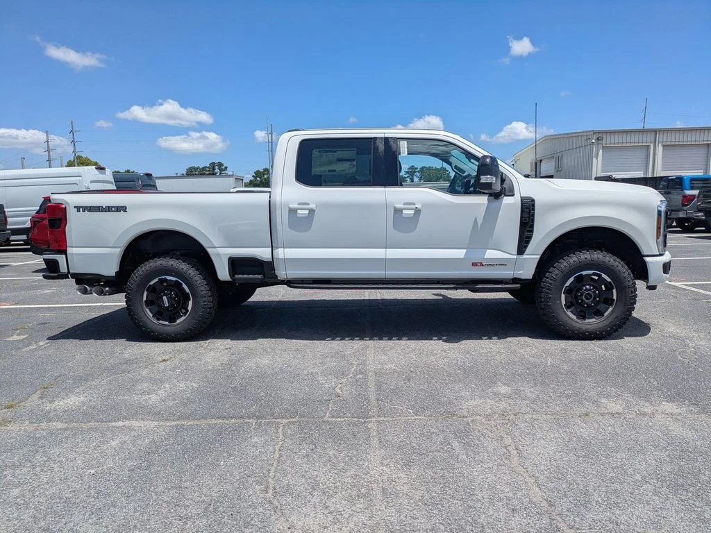 New 2026 Star White Metallic Tri-Coat Ford Lariat image 3