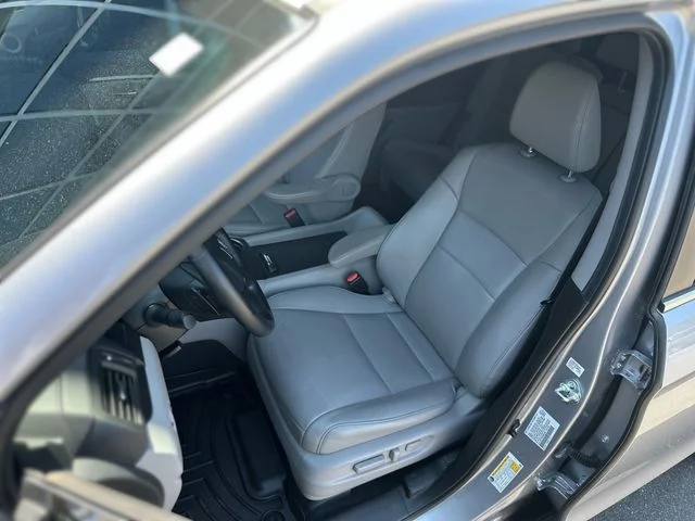 Used 2021 Silver Honda EX-L image 12