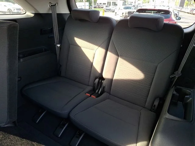 Used 2019 White Kia LX image 12