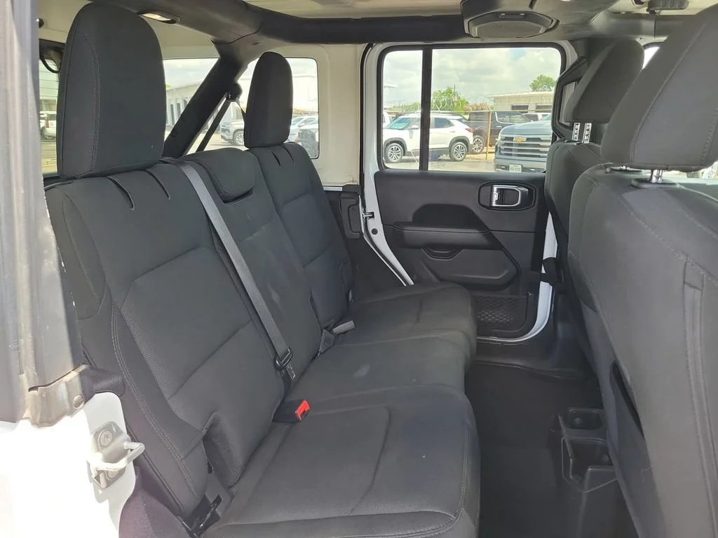Used 2021 White Jeep Sahara 4x4 image 25