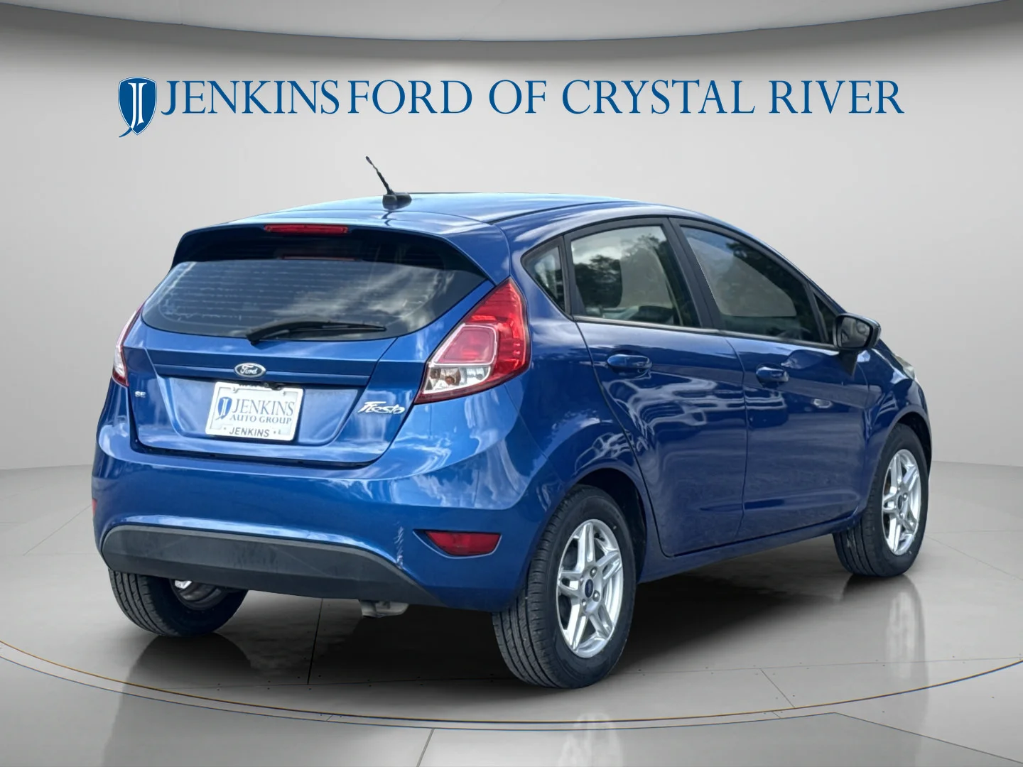 Used 2018 Lightning Blue Metallic Ford SE image 3