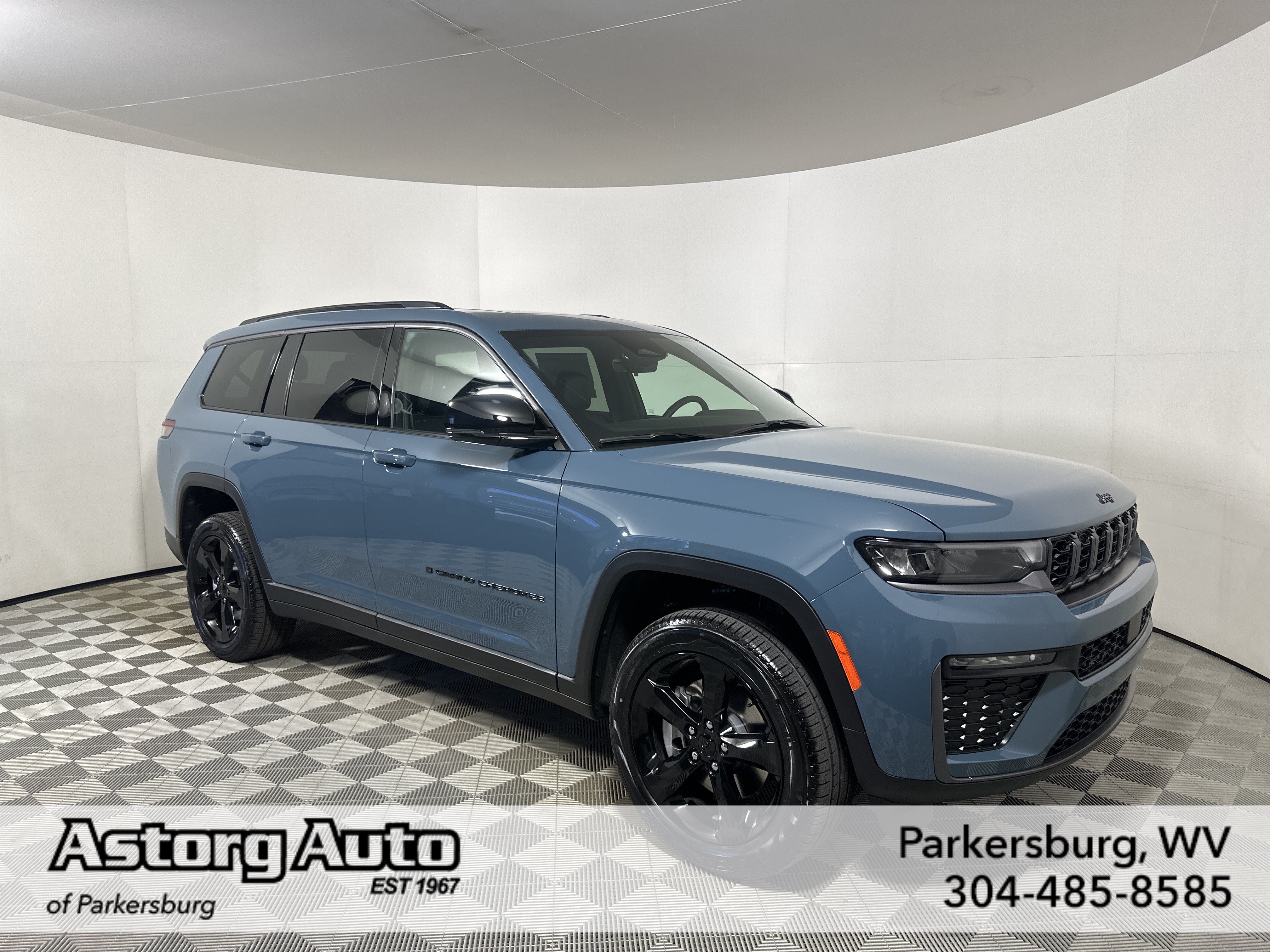 New 2026 Steel Blue Exterior Paint Jeep Limited image 1