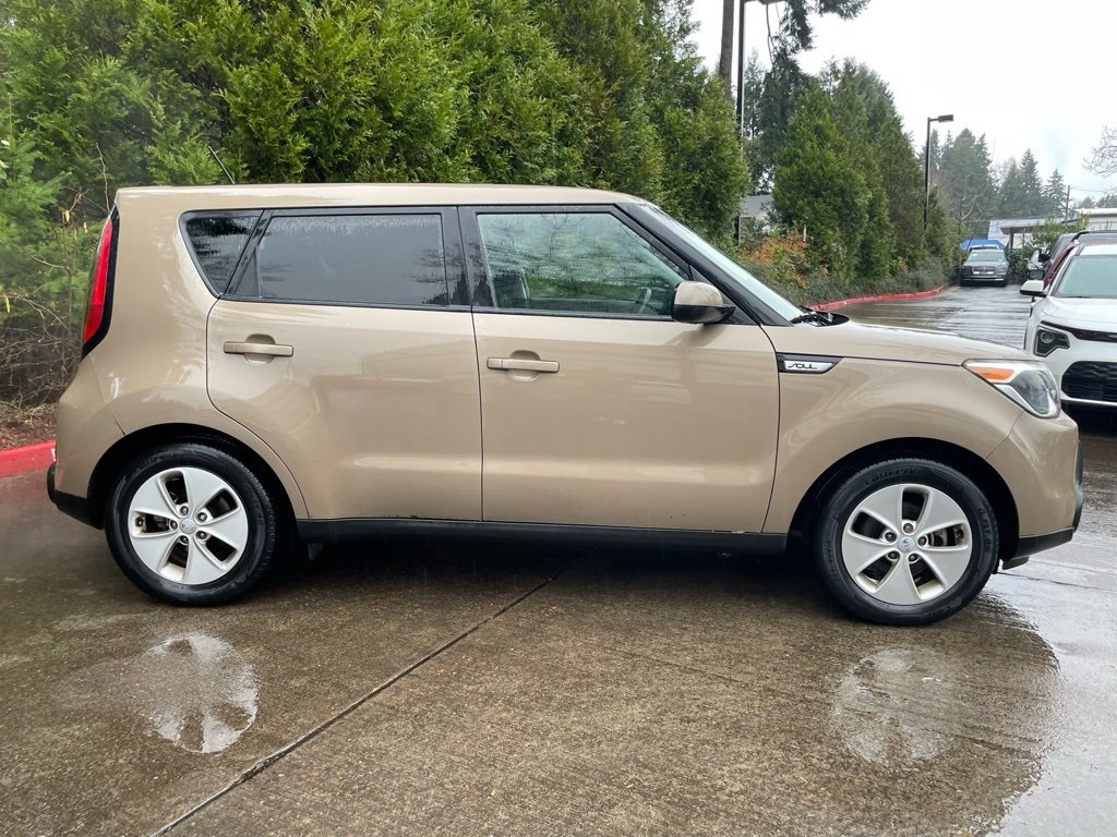 Used 2016 Kia Soul Base with VIN KNDJN2A29G7245043 for sale in Gladstone, OR