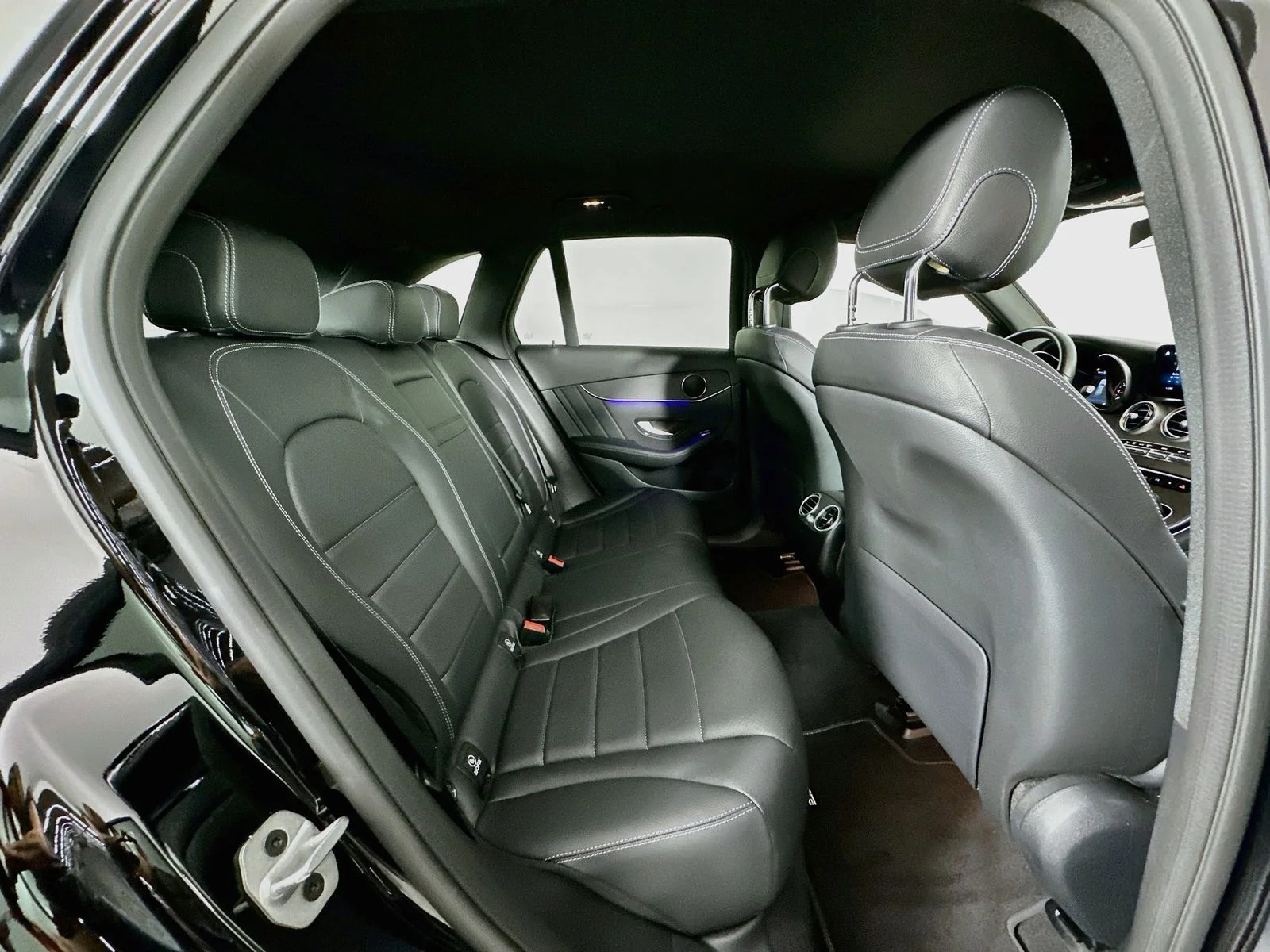Used 2022 Black Mercedes-Benz GLC 300 image 26