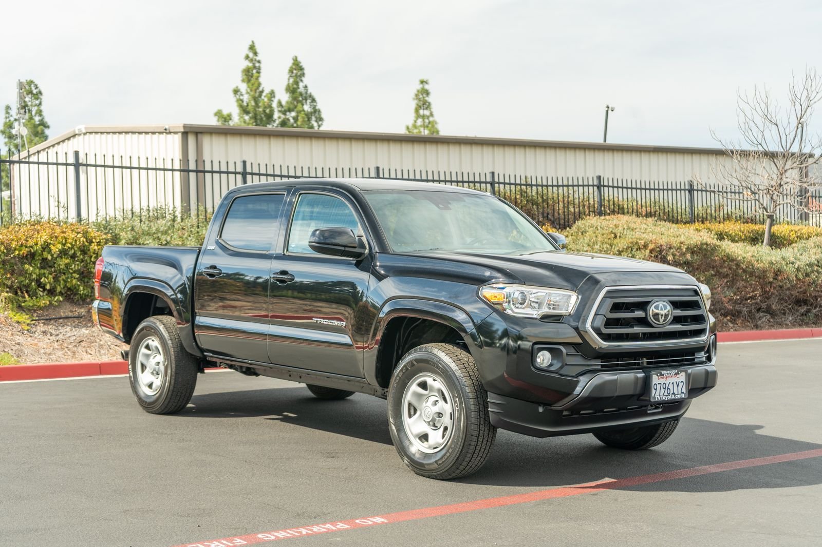 Certified Used 2020 Midnight Black Metallic Toyota SR5 image 3