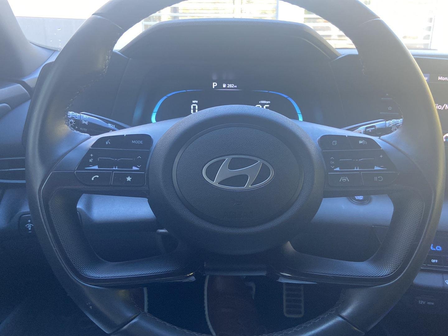 Used 2025 Abyss Black Hyundai SEL Sport image 10