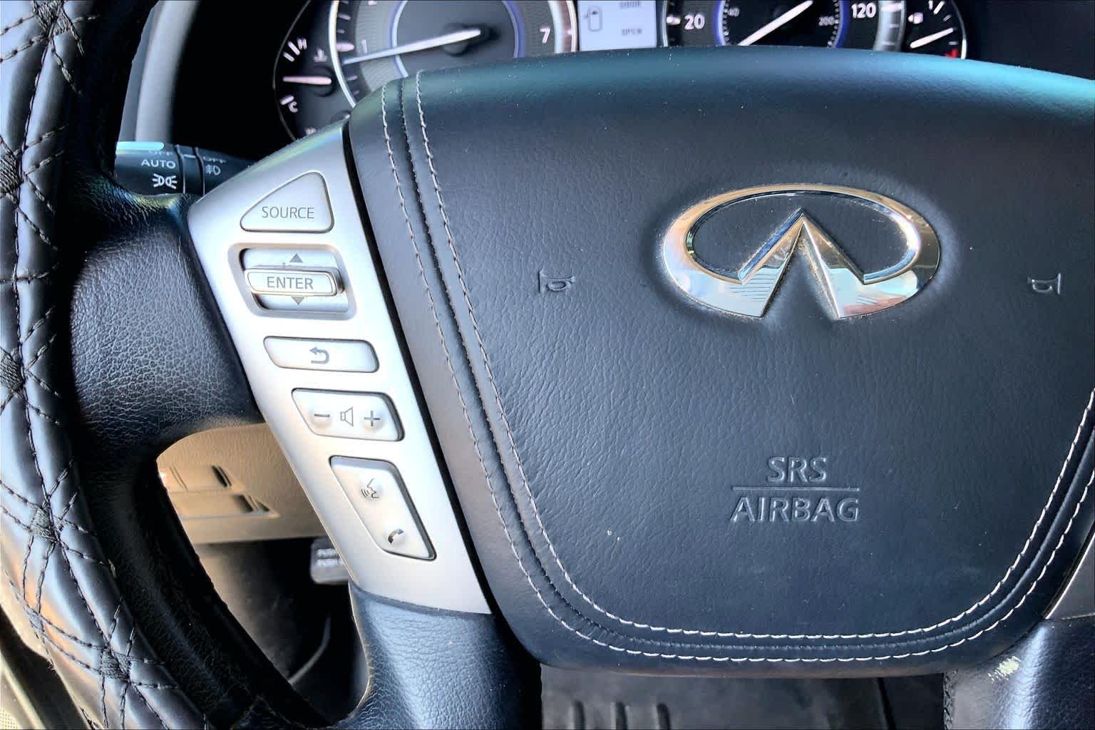 Used 2019 Liquid Platinum INFINITI LUXE image 24