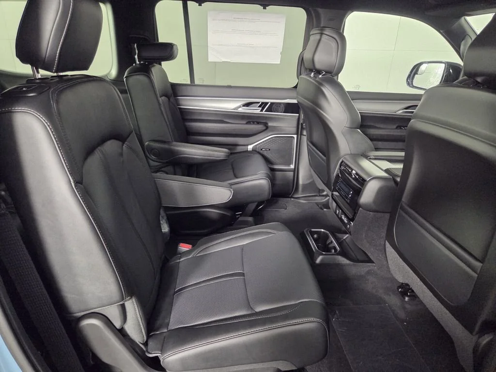 New 2026 Steel Blue Exterior Paint Jeep Limited Altitude image 19