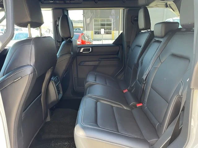 New 2026 AVALANCHE GRAY Ford Outer Banks image 21