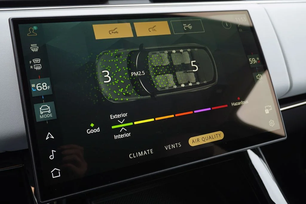 New 2026 Santorini Black Land Rover Dynamic SE image 26