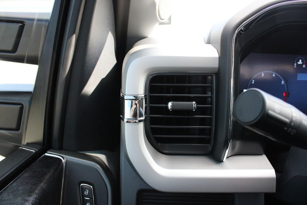 New 2026 Agate Black Metallic Ford XLT image 8