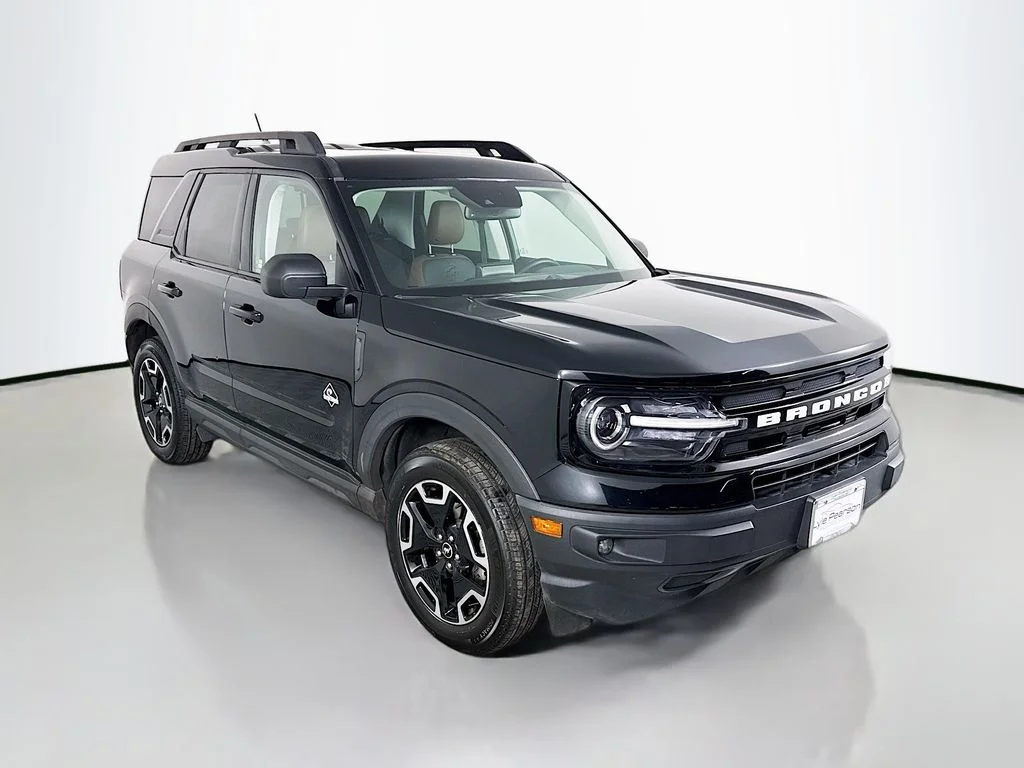 Used 2022 Black Ford Outer Banks image 7