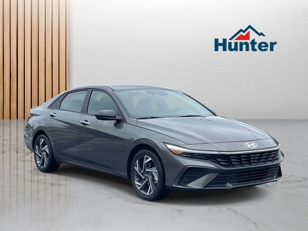 Used 2025 Amazon Gray Hyundai SEL Sport image 1