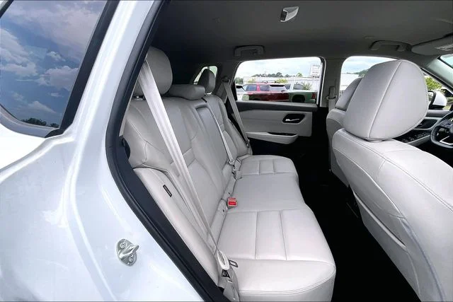 Certified Used 2024 White Nissan SL image 22