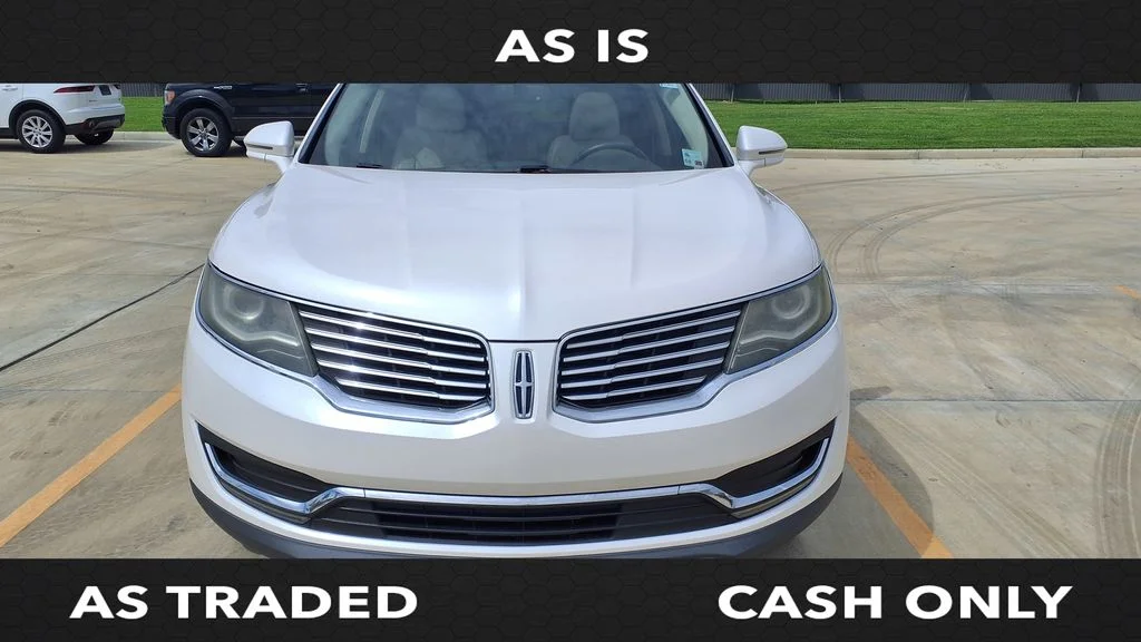 Used 2017 White Lincoln Reserve image 2