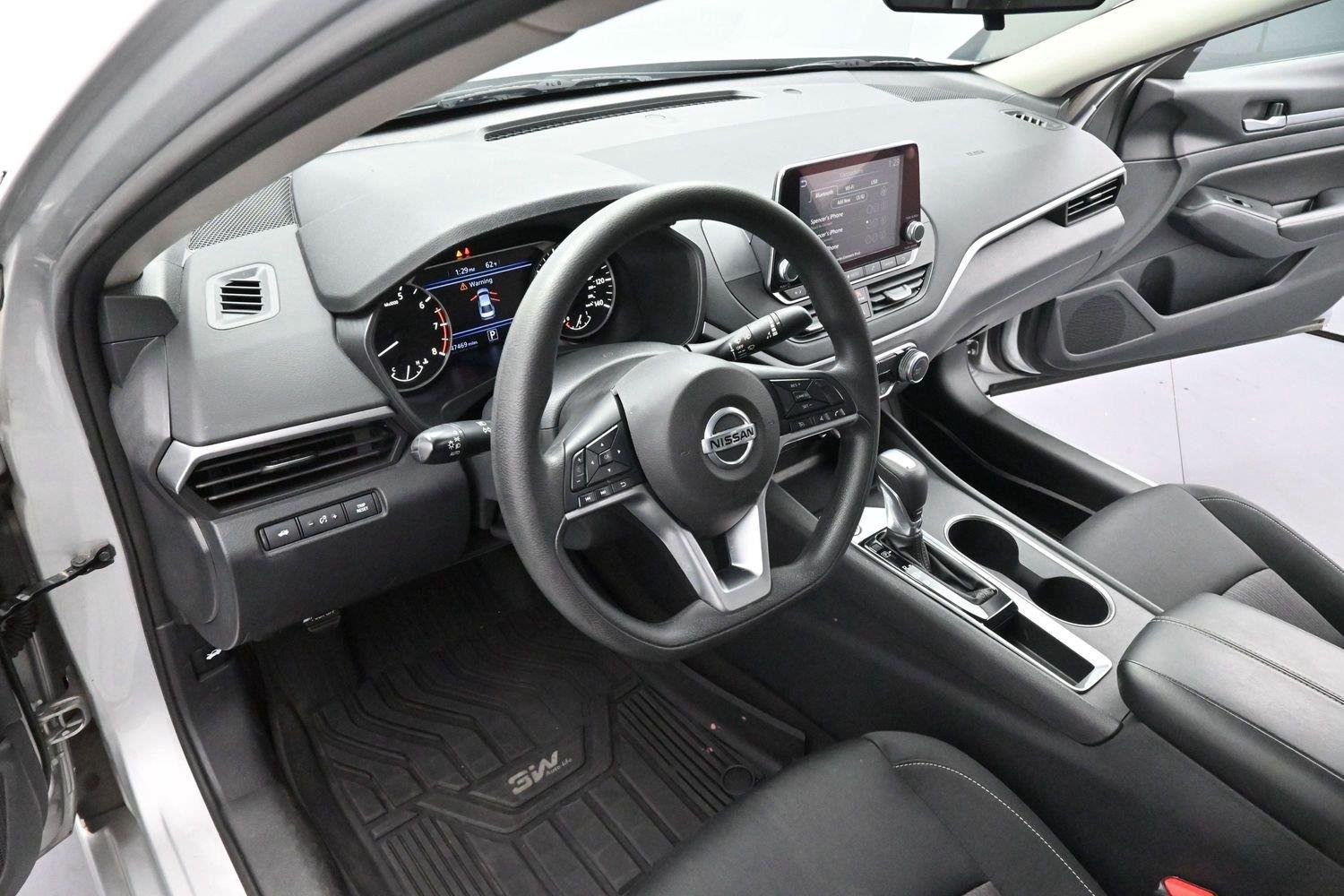 Used 2022 Brilliant Silver Metallic Nissan 2.5 SV image 12