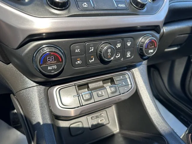 Used 2021 White GMC AT4 image 23