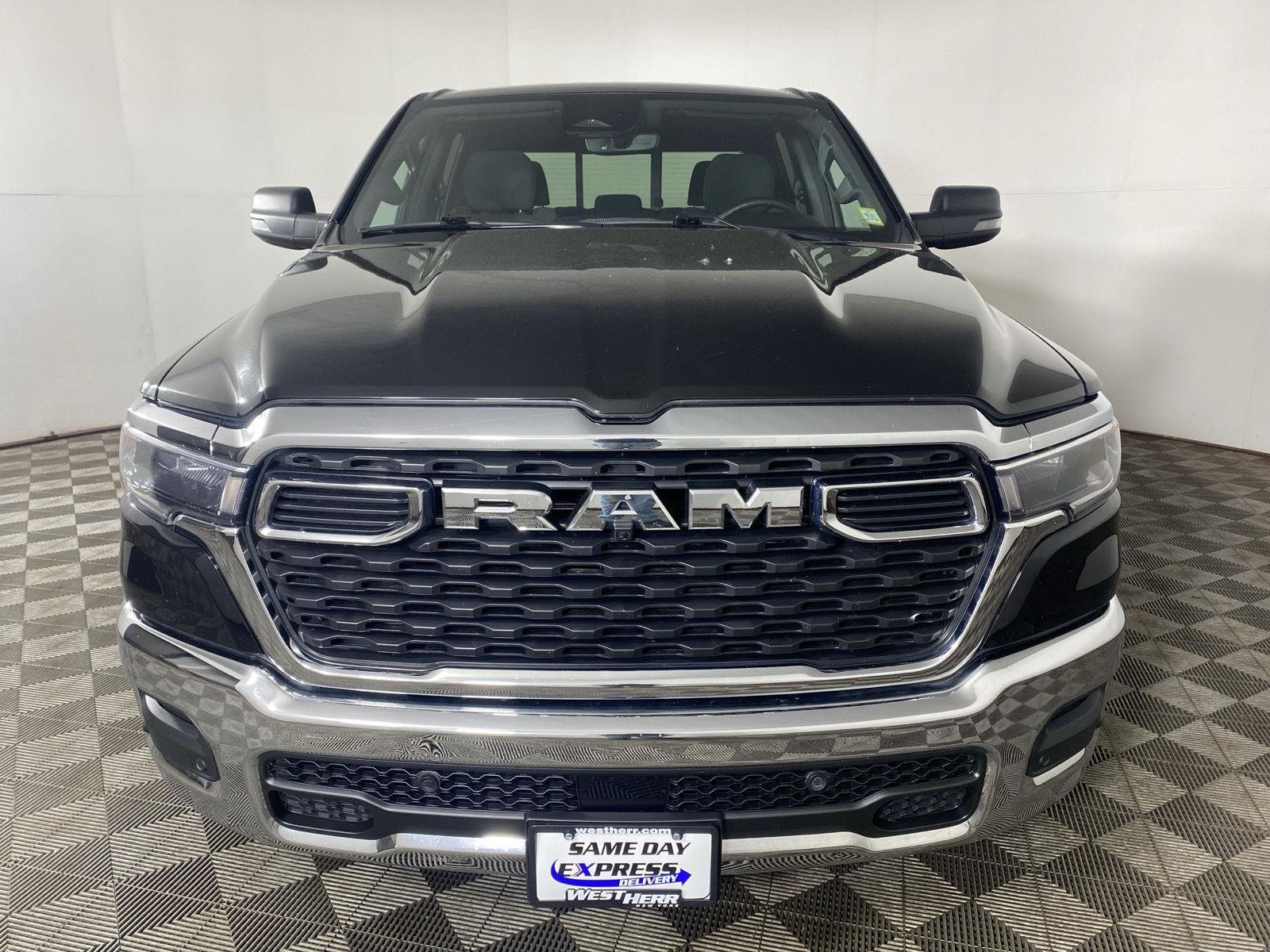 Used 2025 Diamond Black Ram Big Horn/Lone Star image 8