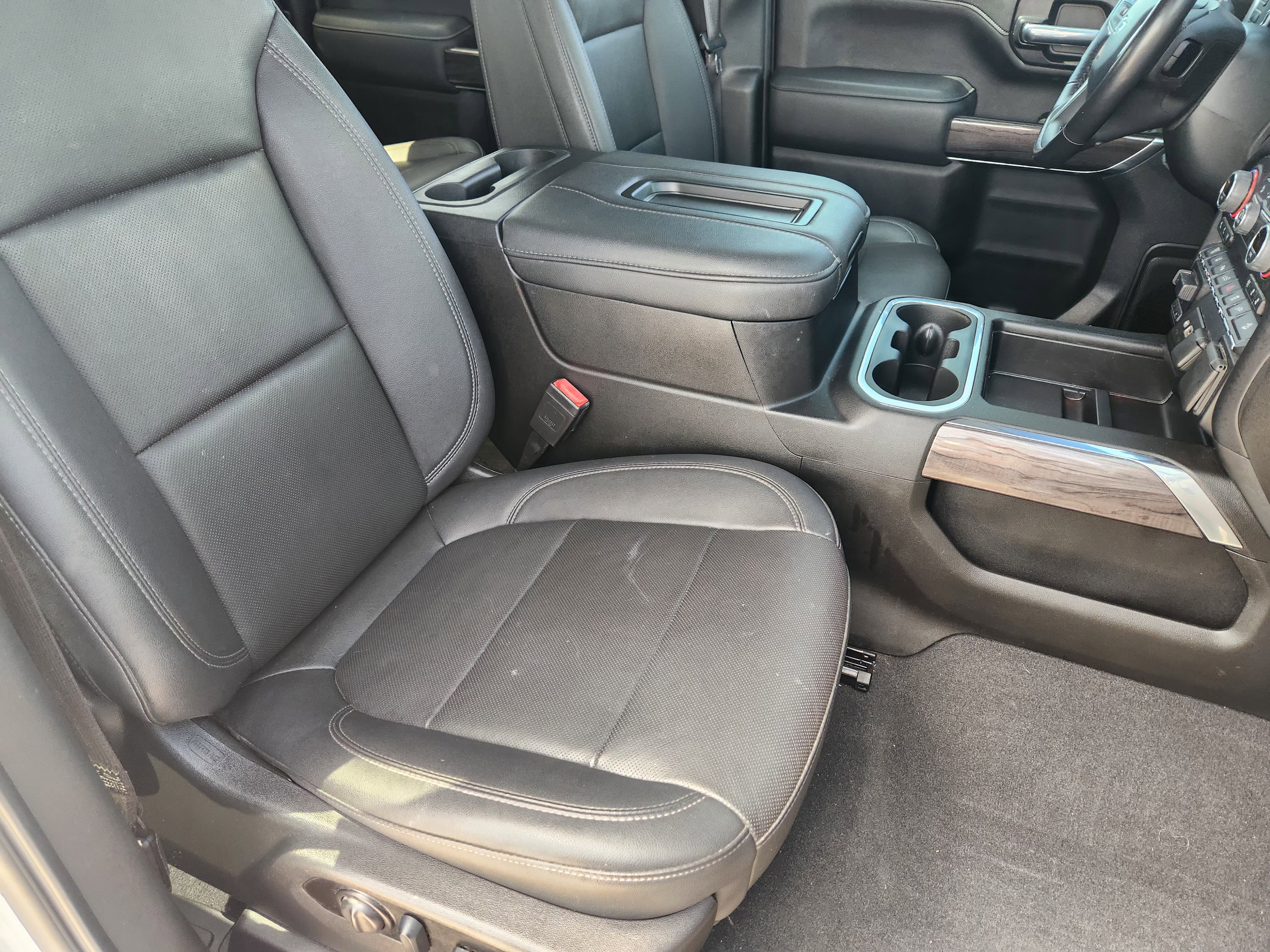 Used 2022 Summit White Chevrolet LTZ image 16