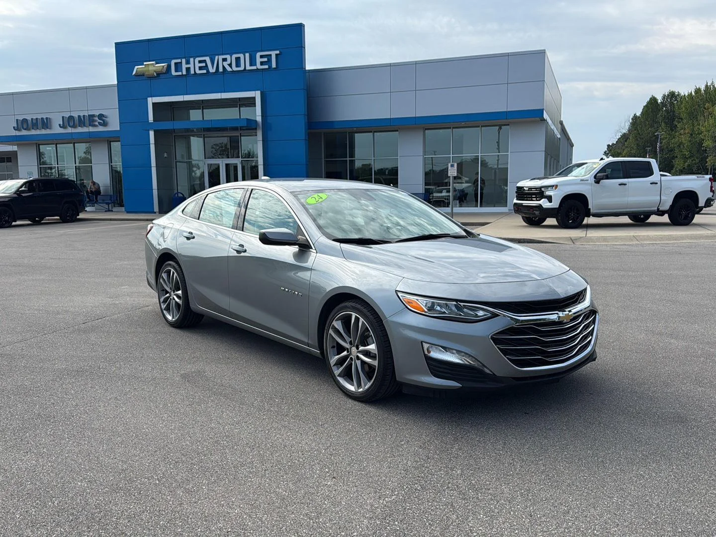 Used 2024 Chevrolet Malibu 2LT with VIN 1G1ZE5ST5RF175196 for sale in Scottsburg, IN