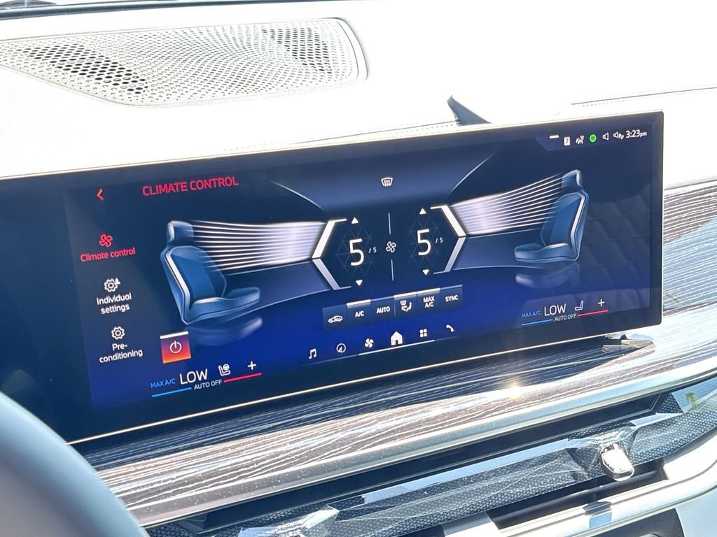 New 2026 Carbon Black Metallic BMW xDrive50e image 17