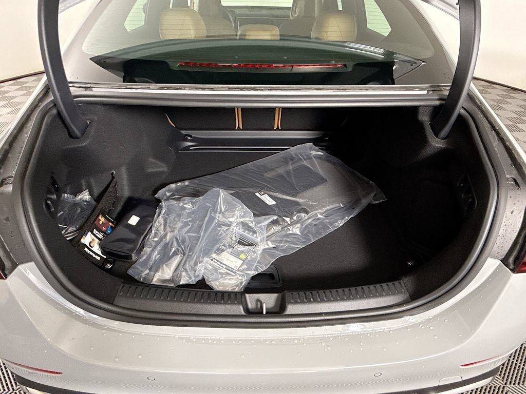 New 2026 MANUFAKTUR Alpine Grey Mercedes-Benz E 350 image 60