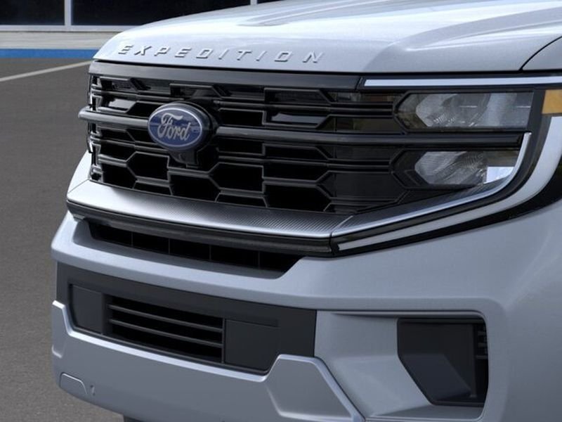 New 2026 Glacier Gray Metallic Tri-Coat Ford Platinum® image 19