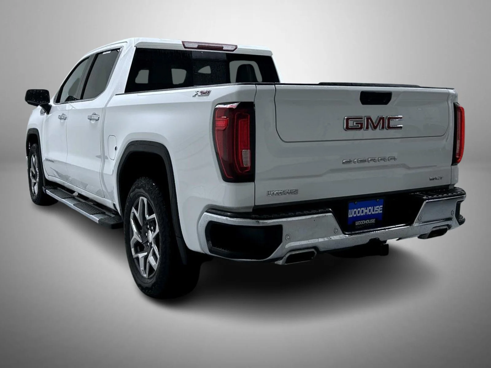 Used 2025 White GMC SLT image 7
