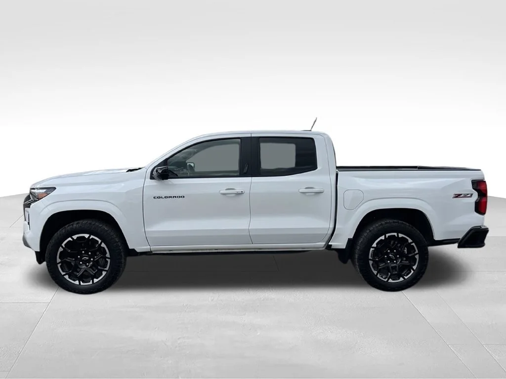 Used 2026 White Chevrolet Z71 image 8